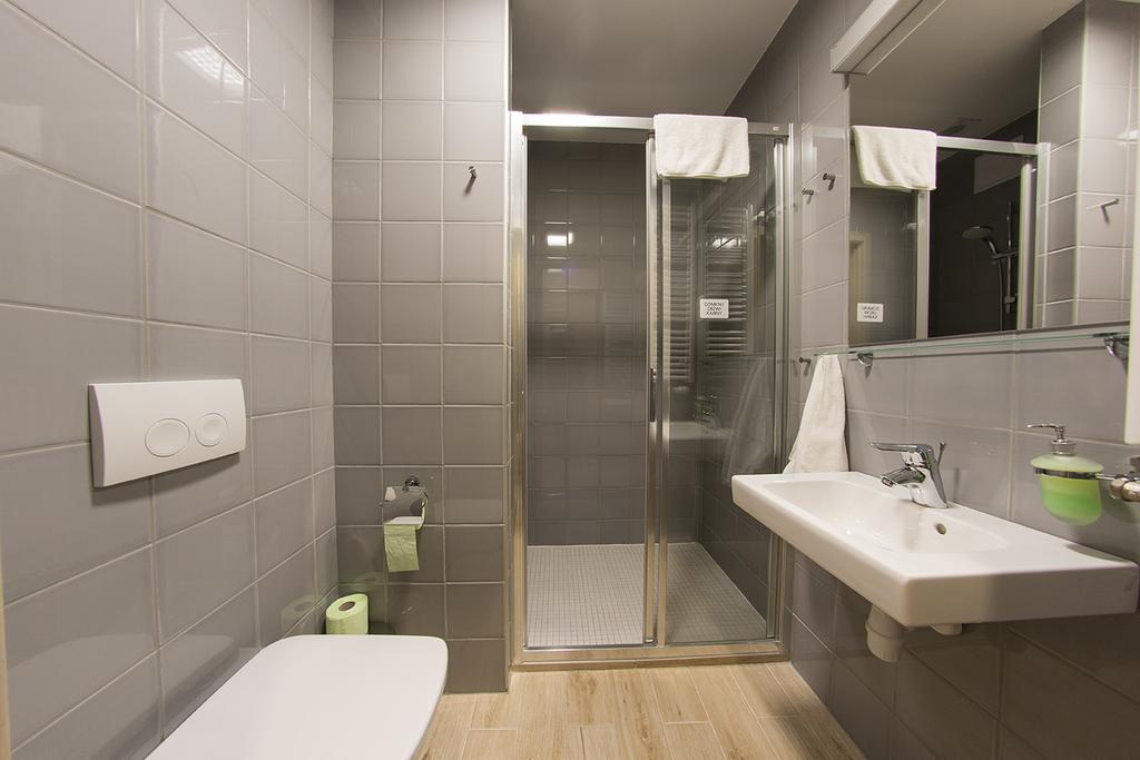 Hotel Inwest Osrodek Szkoleniowo-Wypoczynkowy à Smardzewice Extérieur photo