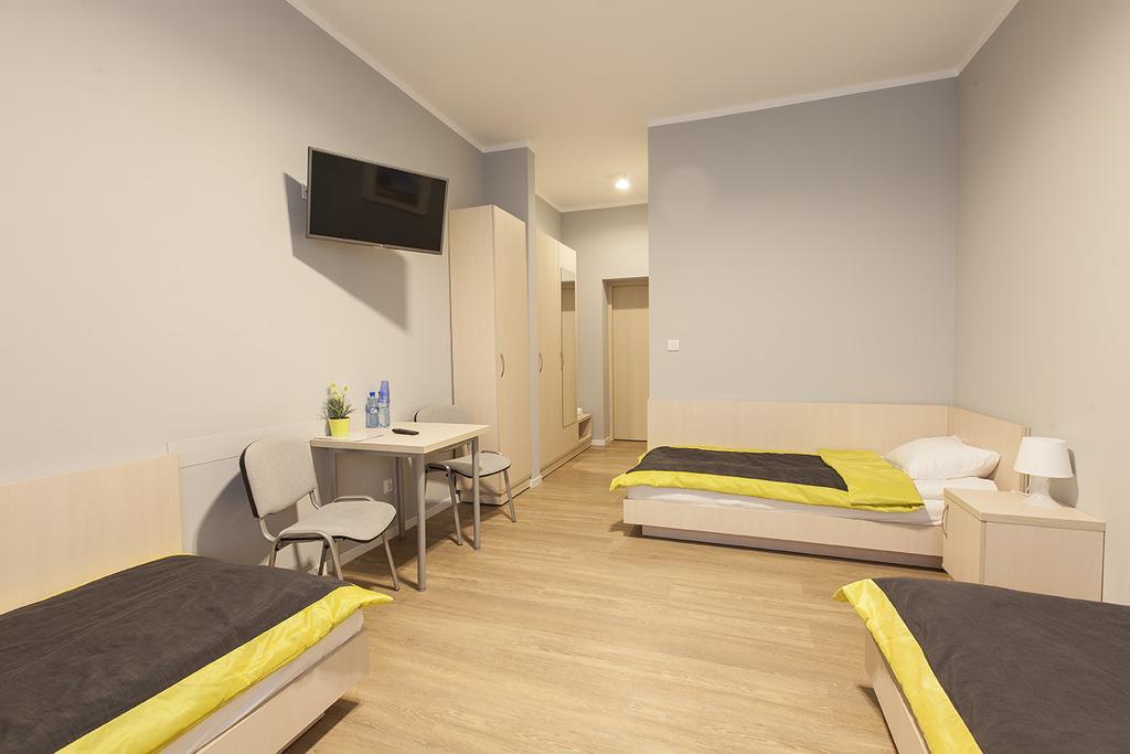 Hotel Inwest Osrodek Szkoleniowo-Wypoczynkowy à Smardzewice Extérieur photo